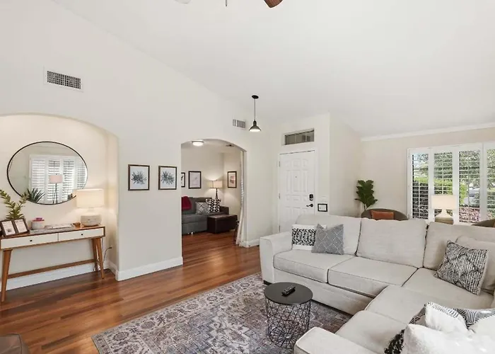 Spacious House With Heated Pool Near Sports Complex *