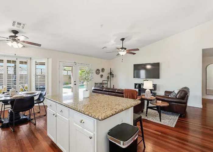 Spacious House With Heated Pool Near Sports Complex *