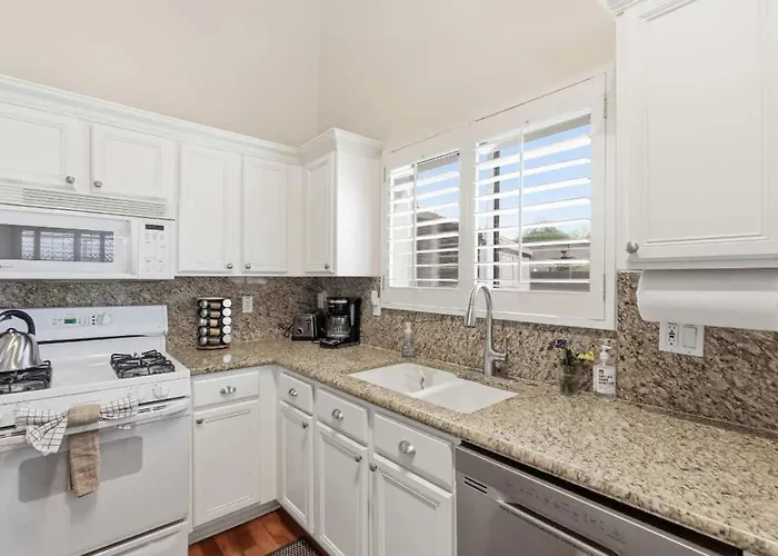 Spacious House With Heated Pool Near Sports Complex Peoria