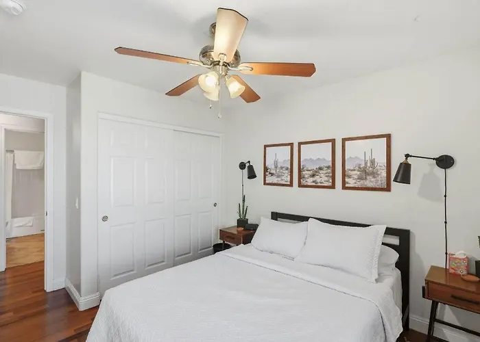 Spacious House With Heated Pool Near Sports Complex *