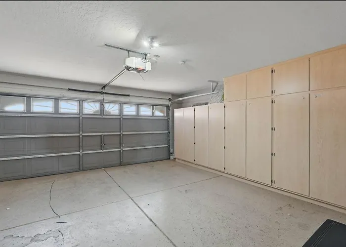 Spacious House With Heated Pool Near Sports Complex
